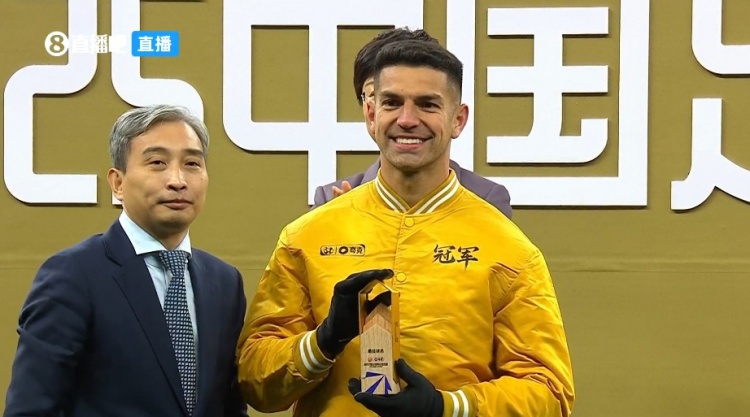  頭球貢獻(xiàn)絕殺，安德烈-路易斯當(dāng)選超級杯最佳球員