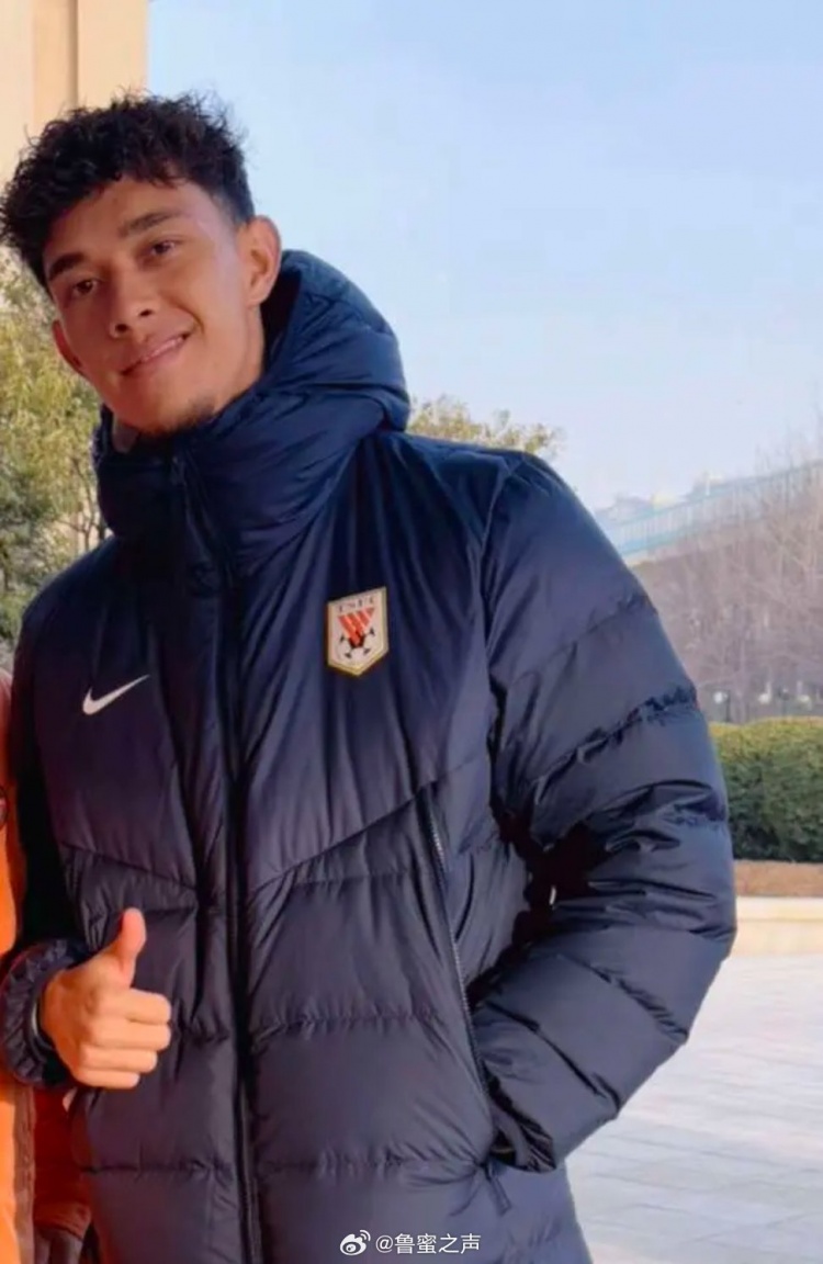  博主：泰山隊新援李小恒已抵達俱樂部，明天將隨隊登泰山祈福