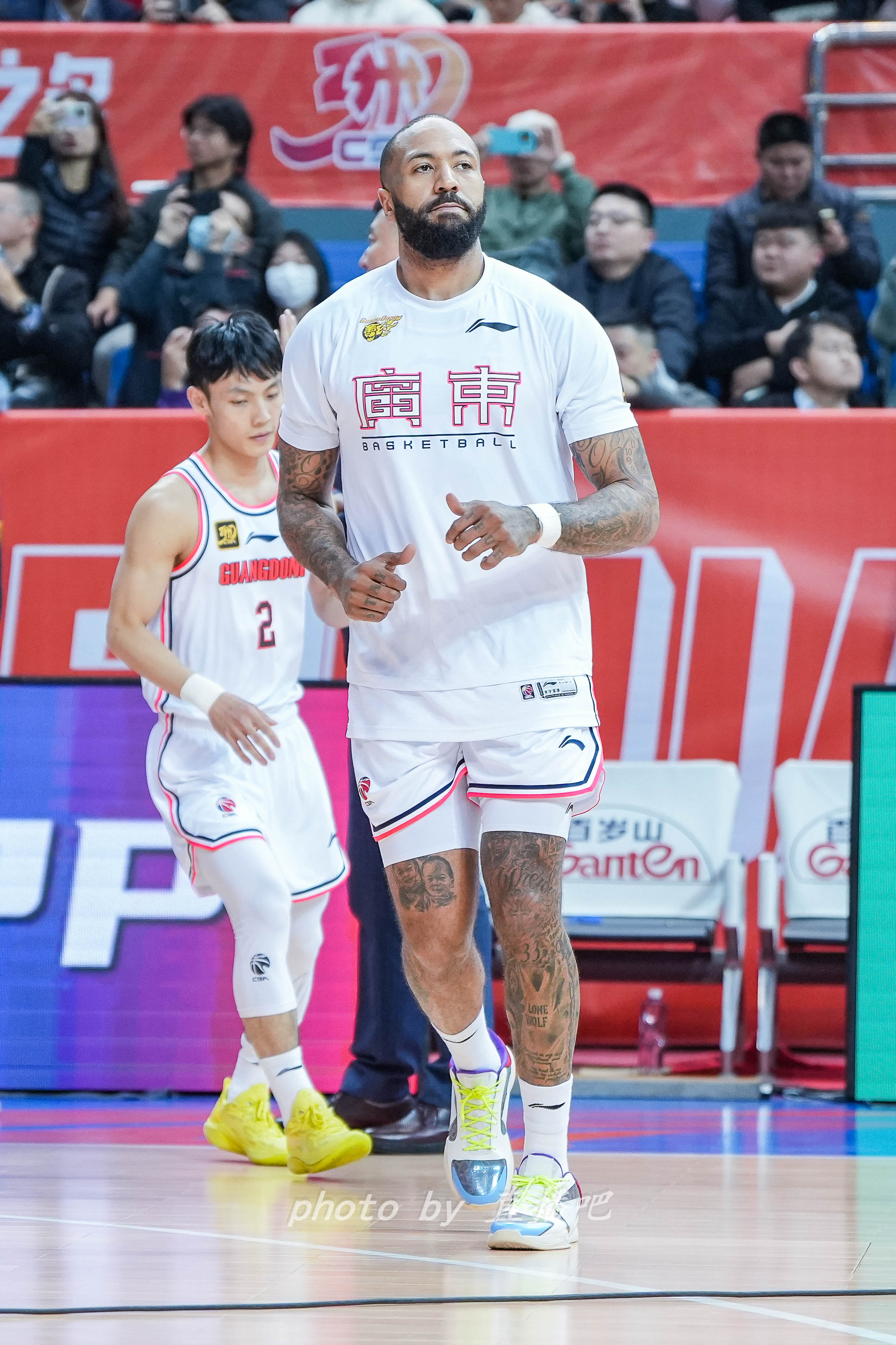  打得不錯(cuò)！36歲吉倫沃特原本的第三外援卻成廣東男籃的真大腿