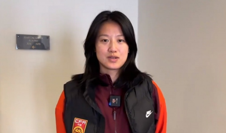  汪琳琳：范迪克是我的偶像和目標(biāo)，希望變成他那樣全面的中后衛(wèi)