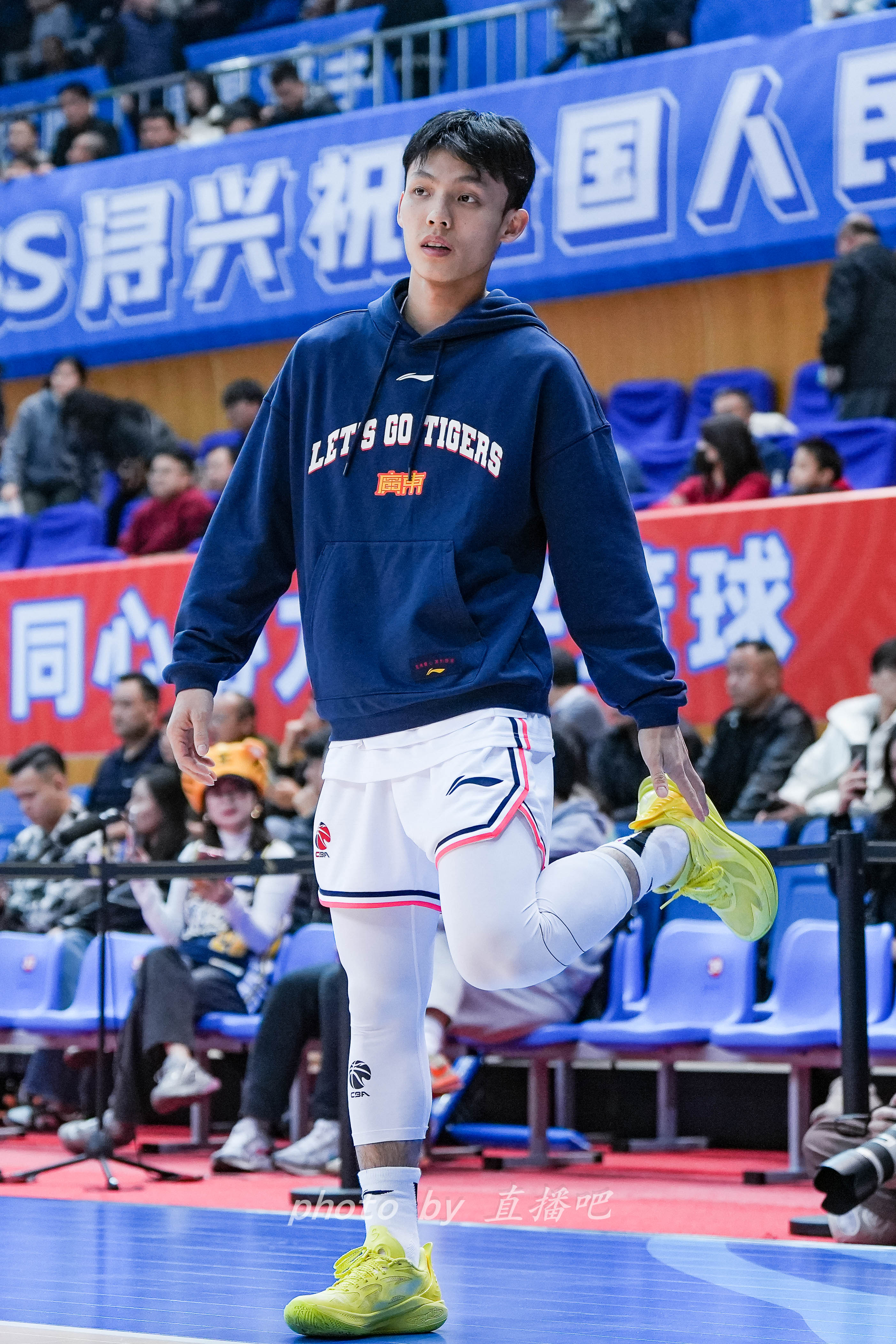  “控球中鋒”！徐杰這身體素質(zhì)有億點(diǎn)東西