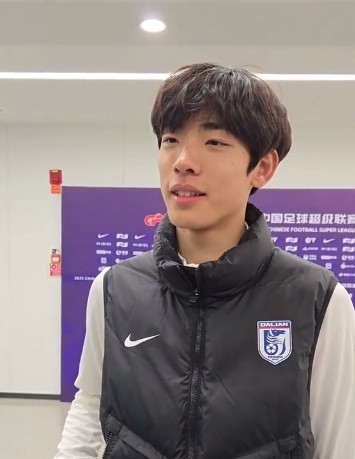  國青歸來上演中超首秀，朱鵬宇：感覺很好，場上大哥們很支持我