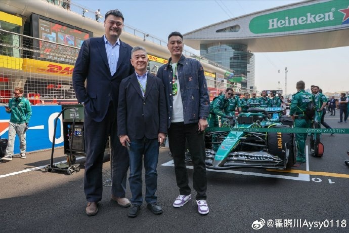  聯(lián)動F1！翟曉川曬與姚明、阿隆索、范志毅、周冠宇等的合照