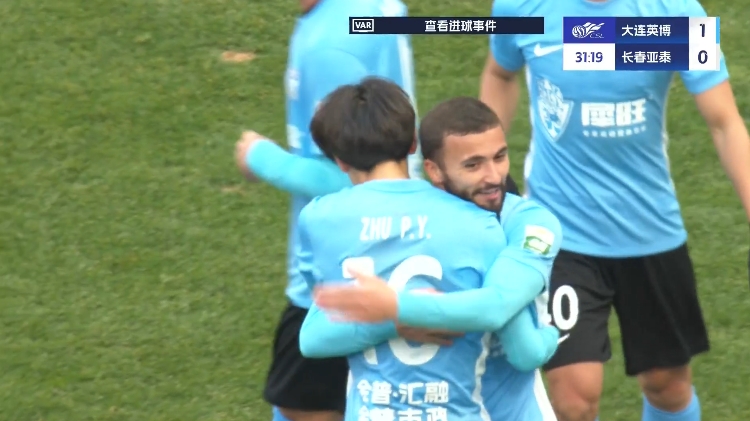  19歲朱鵬宇中超處子球！大連英博1-0領(lǐng)先長春亞泰，馬萊萊助攻