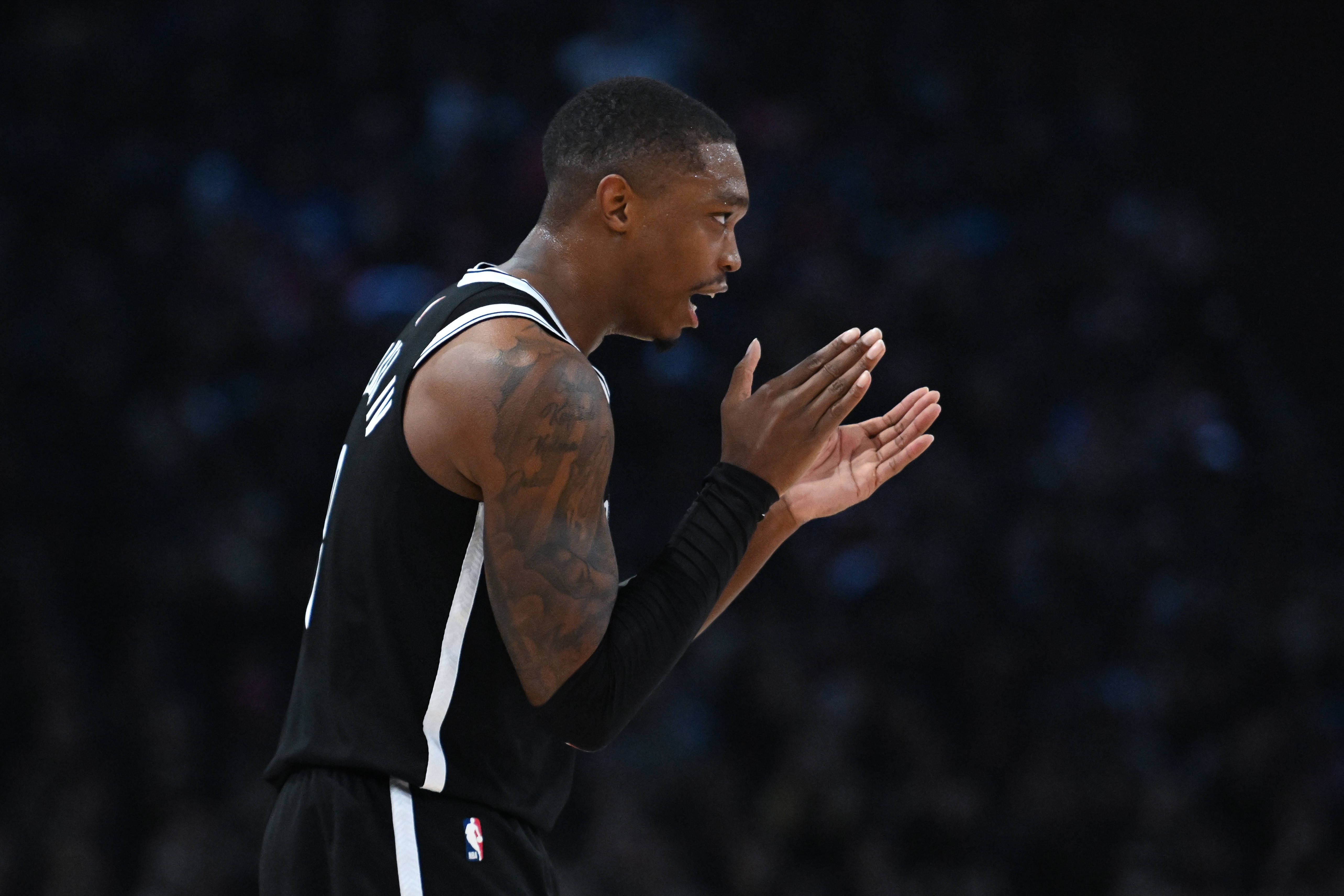  合同包含NBA買(mǎi)斷條款！薪資專(zhuān)家：買(mǎi)斷市場(chǎng)需密切關(guān)注朗尼-沃克