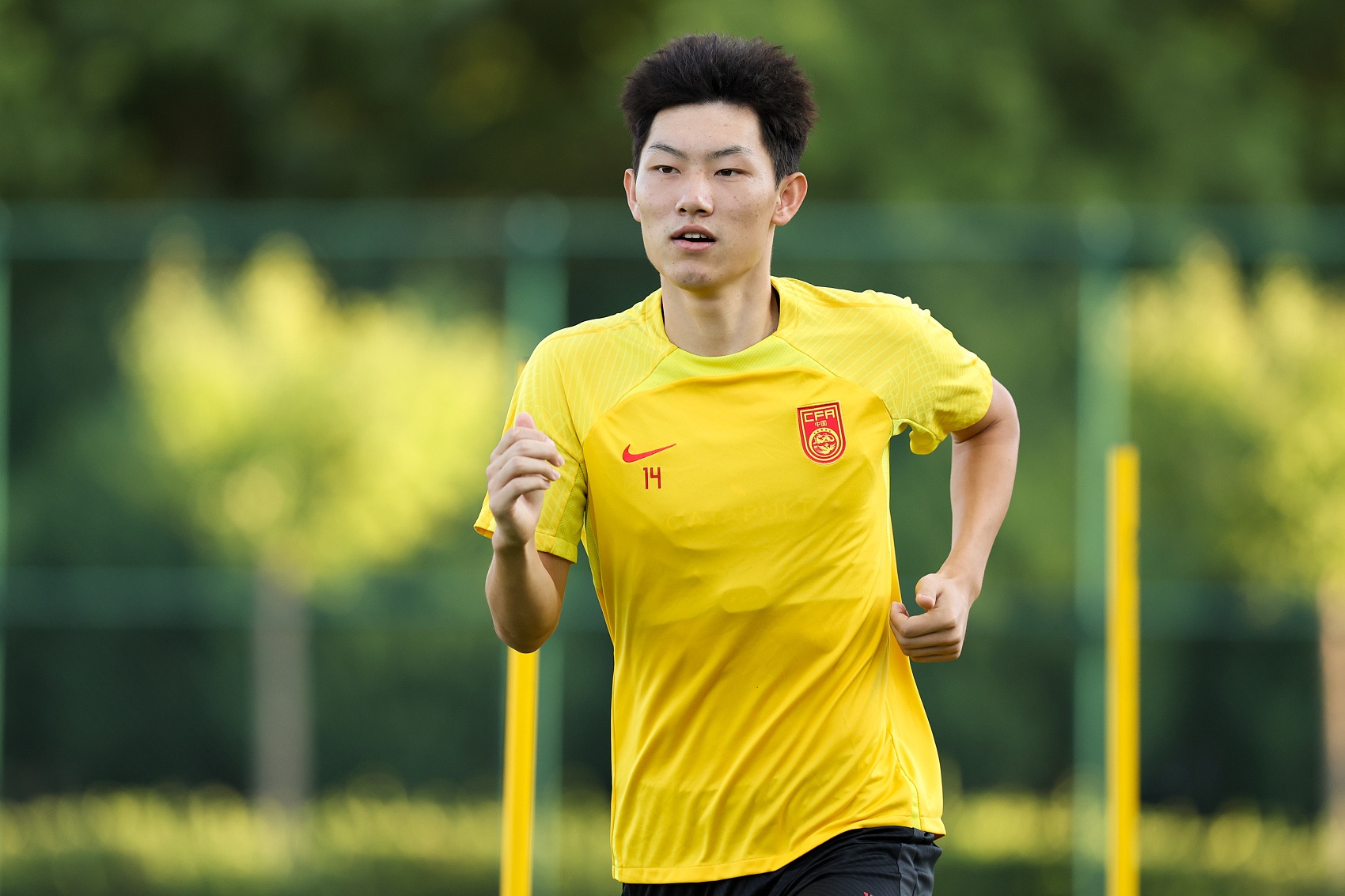  魯媒：泰山隊(duì)抵達(dá)梅州五外援齊整，四名國(guó)腳可出戰(zhàn)史松宸隨隊(duì)