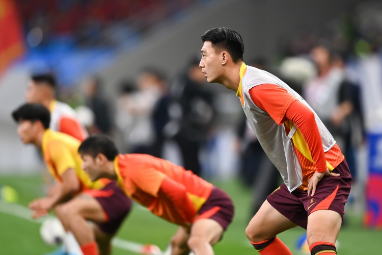  足球報(bào)：張玉寧、蔣圣龍均有不同程度傷病，伊萬未讓在熱身賽出場(chǎng)
