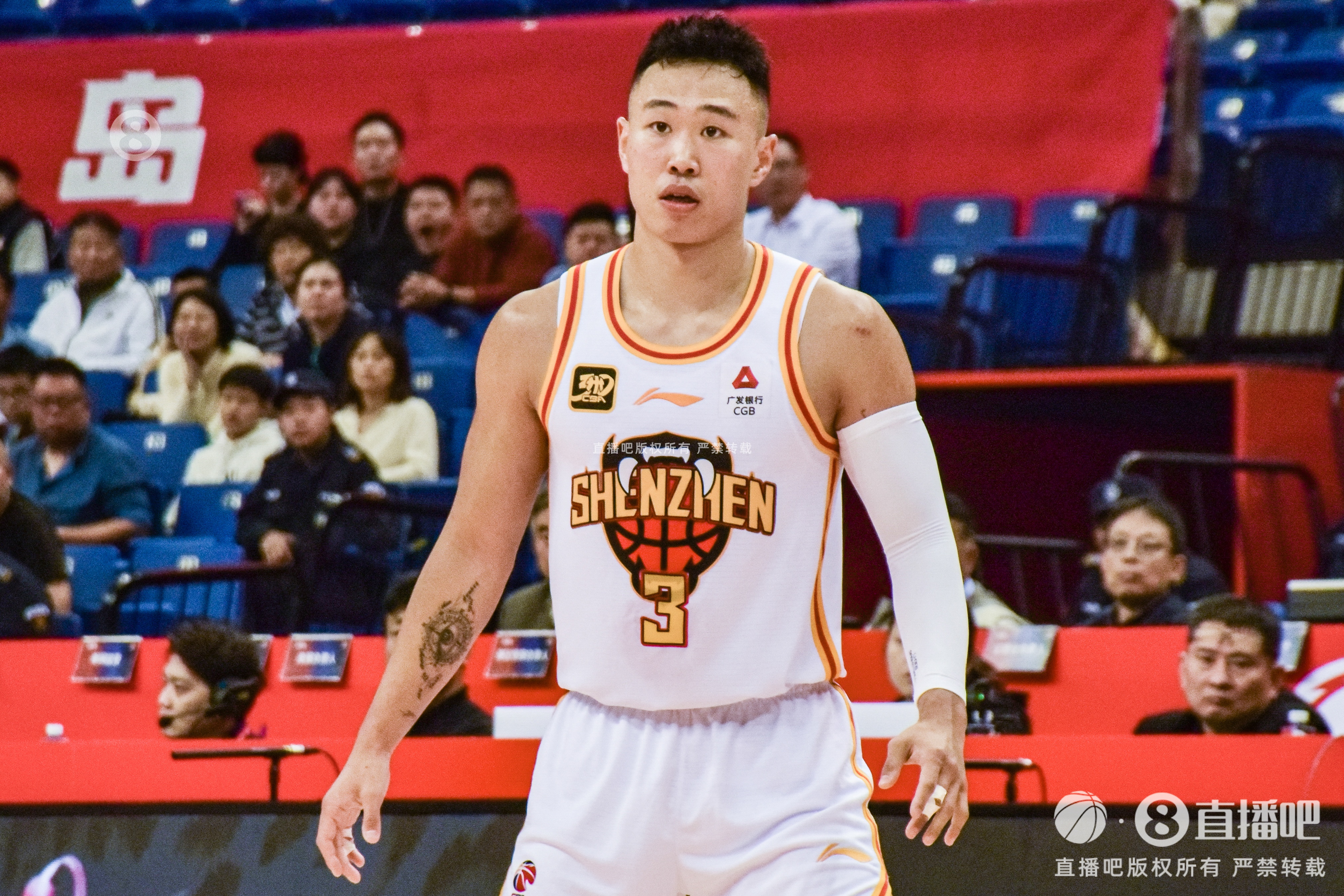  攻防俱佳！賀希寧17中8&三分7中3拿到19分 貢獻4次搶斷