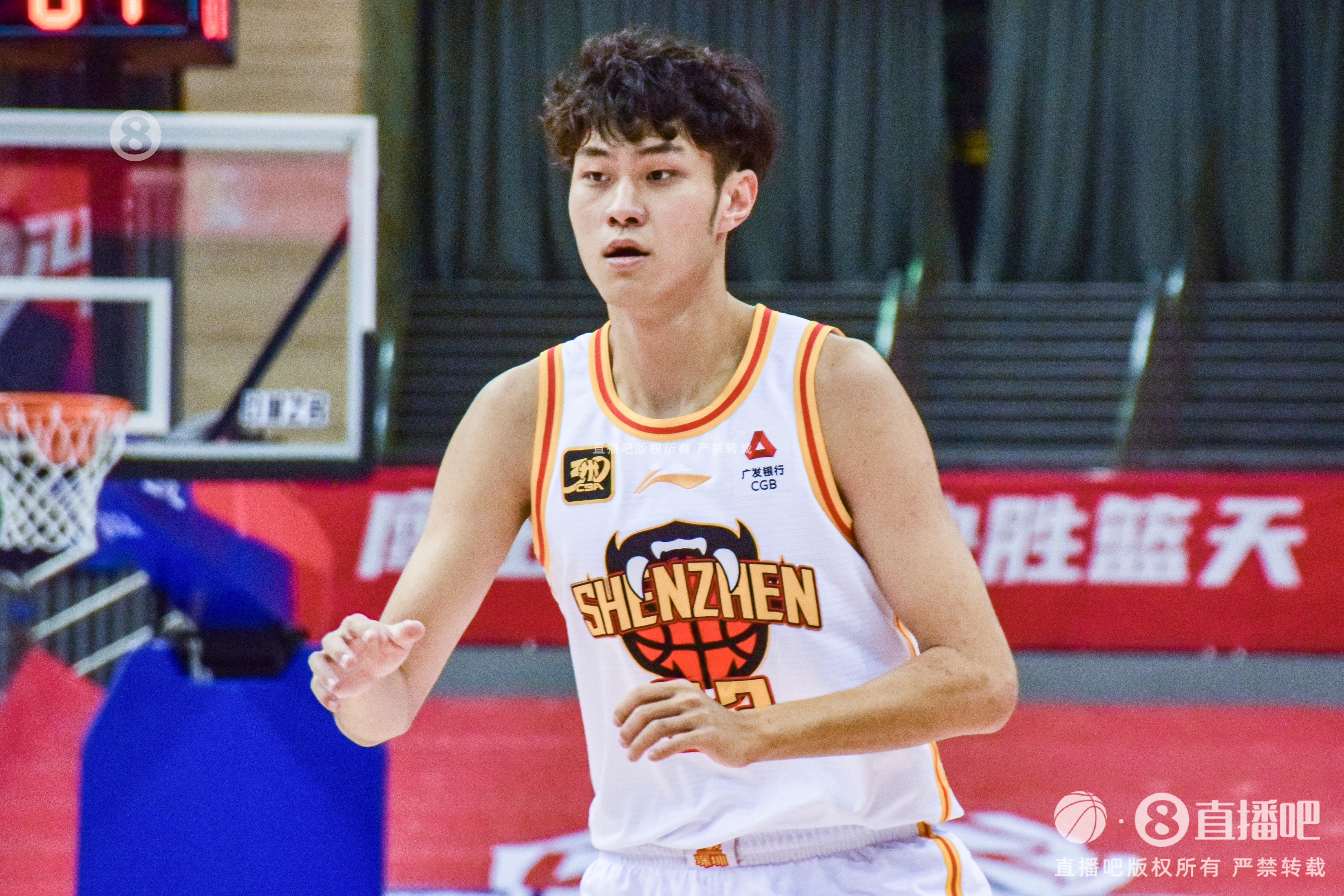  球隊主攻點(diǎn)！王浩然16中8拿到全隊最高20分外加2板4助2斷