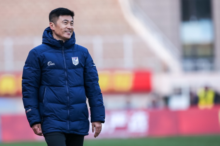  足球報(bào)：大連英博低調(diào)備戰(zhàn)，簽約贊助商為大連足球注入新活力