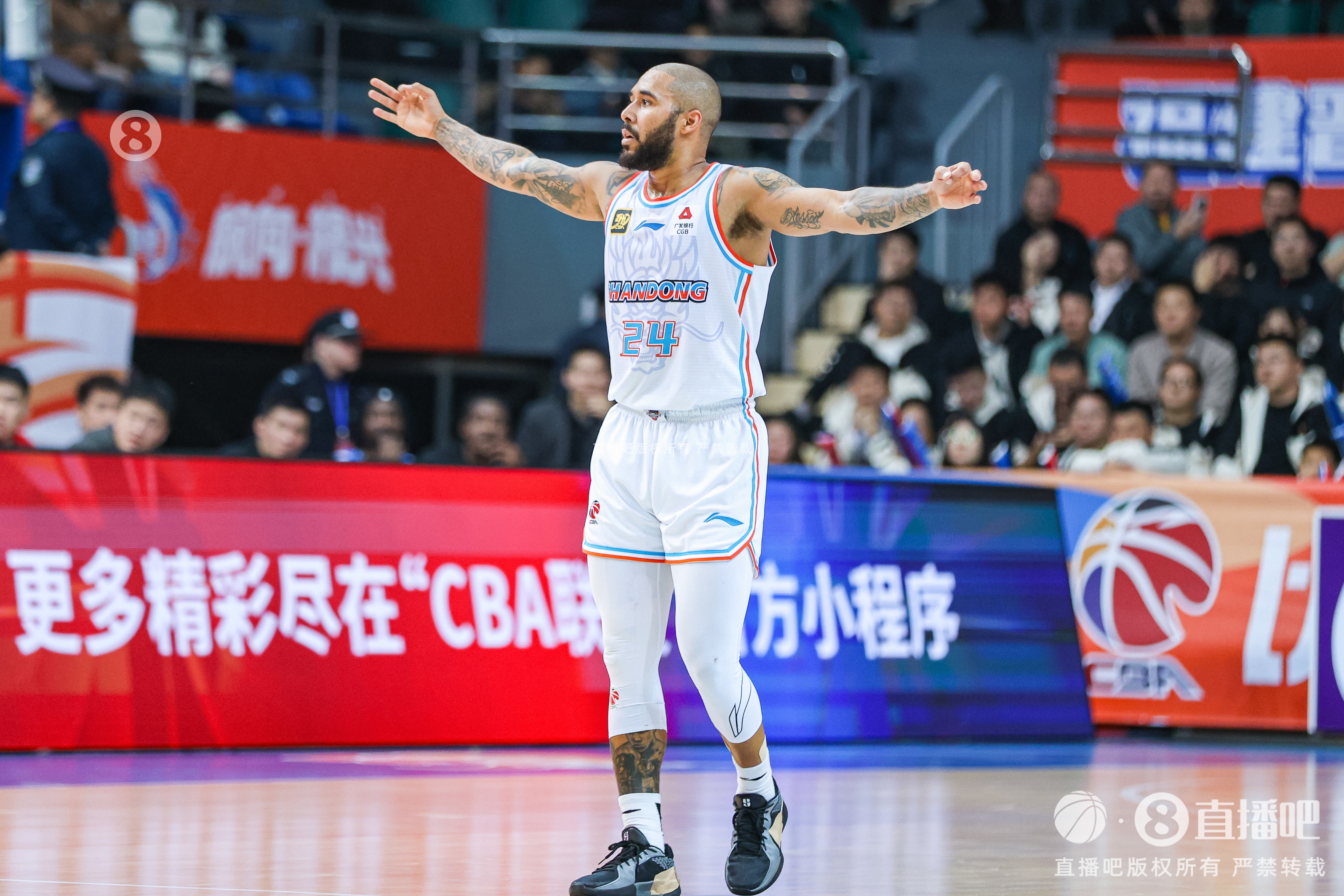  奈何隊(duì)友短路！摩爾19中12空砍31分 末節(jié)狂砍22分