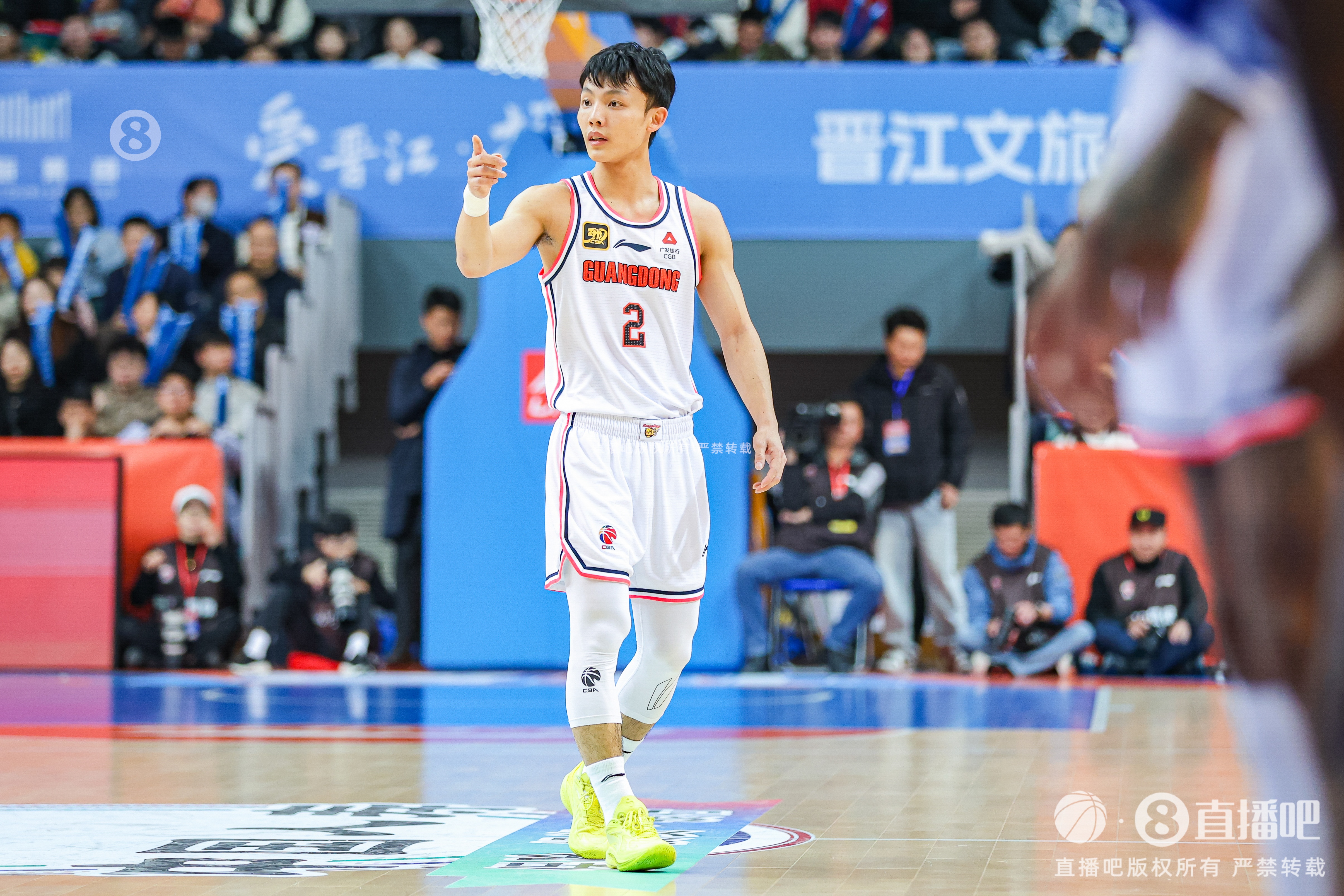 徐杰：身高不是打籃球的唯一標(biāo)準(zhǔn) 努力、勤奮、自律也是天賦