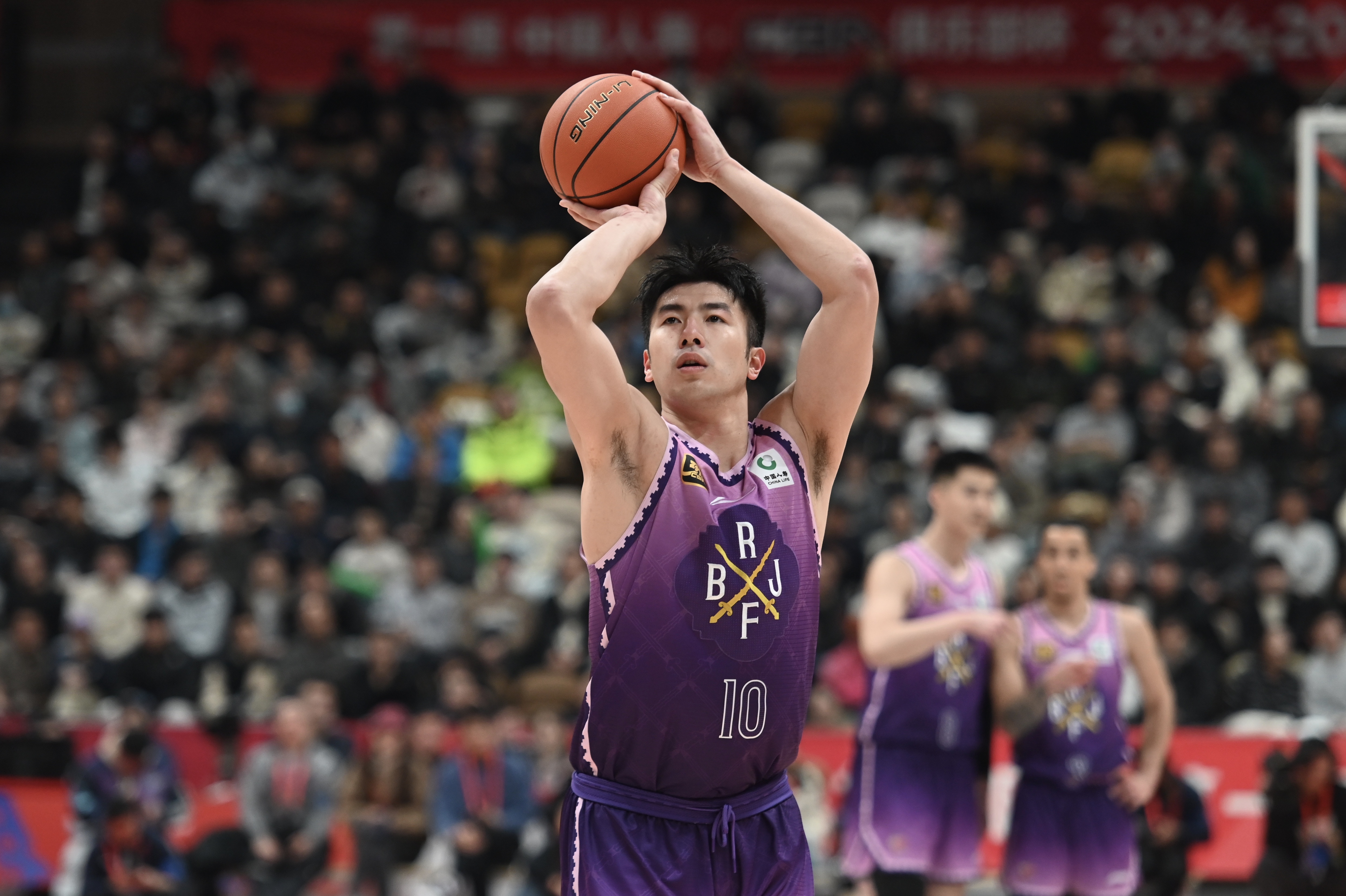  手感火熱！鄒雨宸半場(chǎng)6中6拿下15分 包攬北控開場(chǎng)前九分